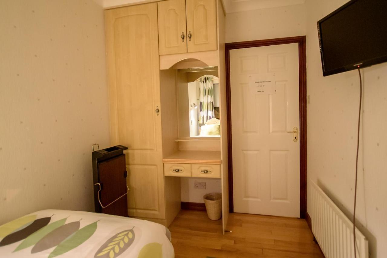 Rossgier Inn Lifford Eksteriør billede
